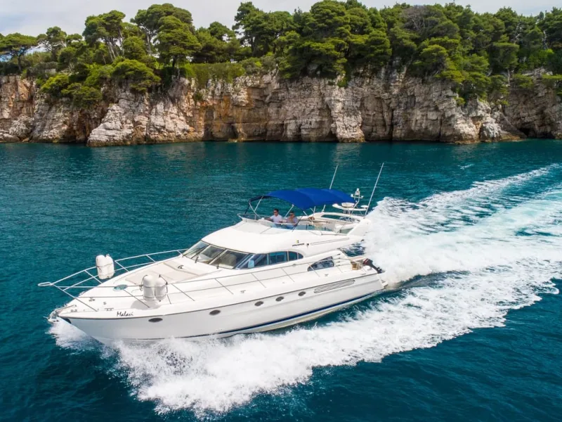 Malavi 55 luxury yacht charter Dubrovnik 16m flybridge